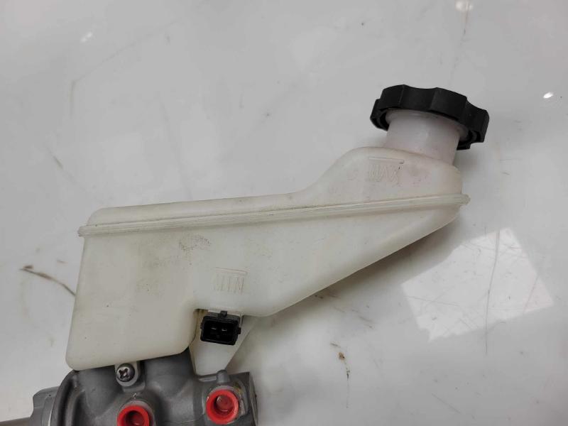 2017 - 2019 Hyundai Elantra Sedan Brake Master Cylinder Assembly OEM 58510F2400