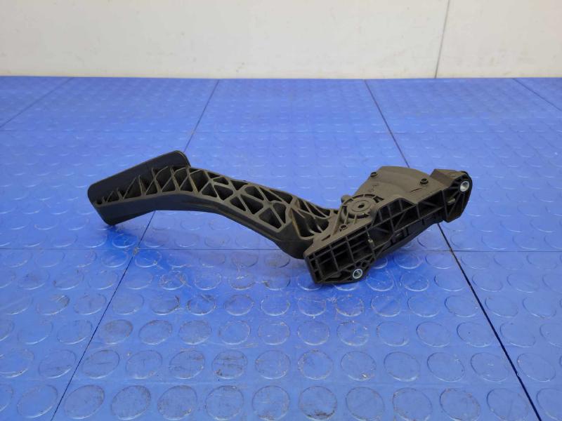 2009-2014 Cadillac Escalade Accelerator Pedal Assembly Genuine OEM 20972082