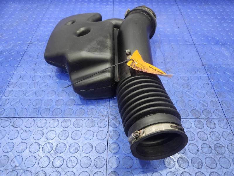 2011 Ford F-250 Super Duty Air Intake Tube/Resonator