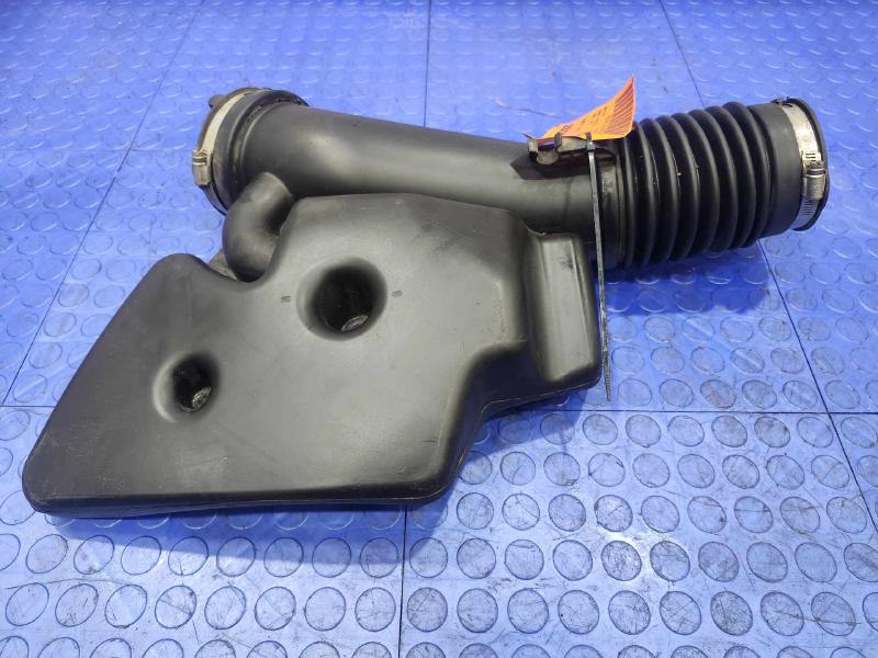 2011 Ford F-250 Super Duty Air Intake Tube/Resonator