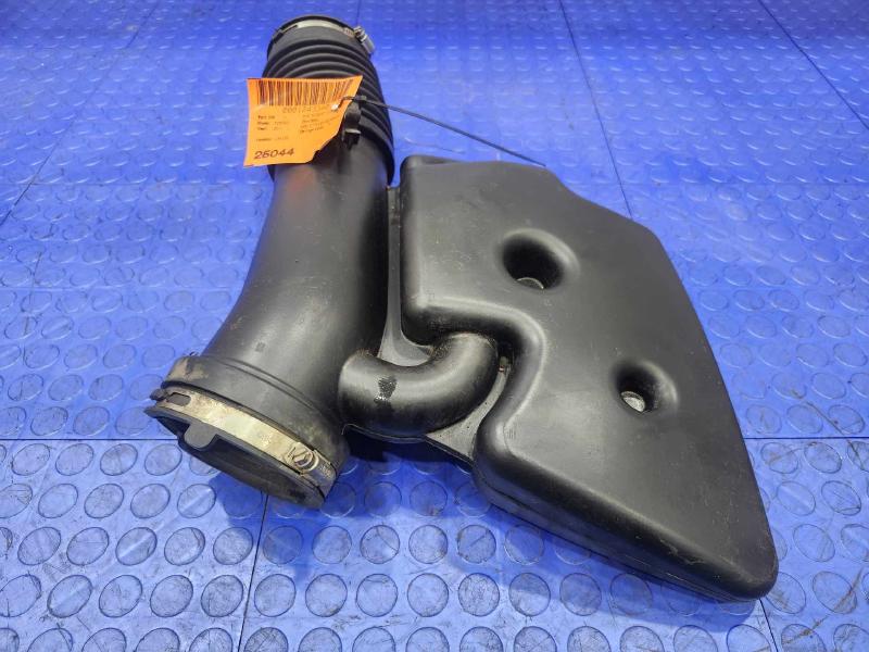 2011 Ford F-250 Super Duty Air Intake Tube/Resonator