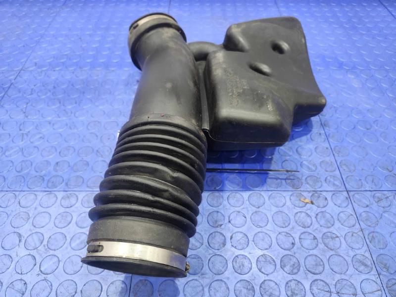 2011 Ford F-250 Super Duty Air Intake Tube/Resonator