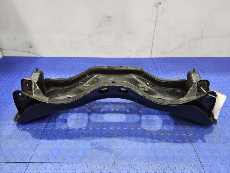 2003 Subaru Legacy Crossmember/Cradle/Undercarria