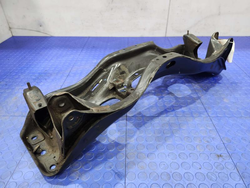 2003 Subaru Legacy Crossmember/Cradle/Undercarria