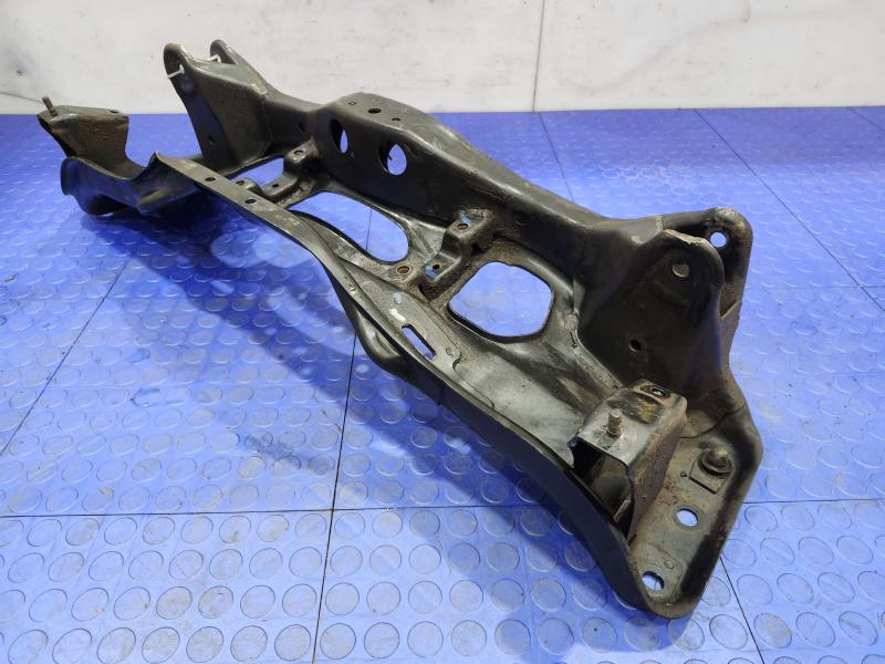 2003 Subaru Legacy Crossmember/Cradle/Undercarria
