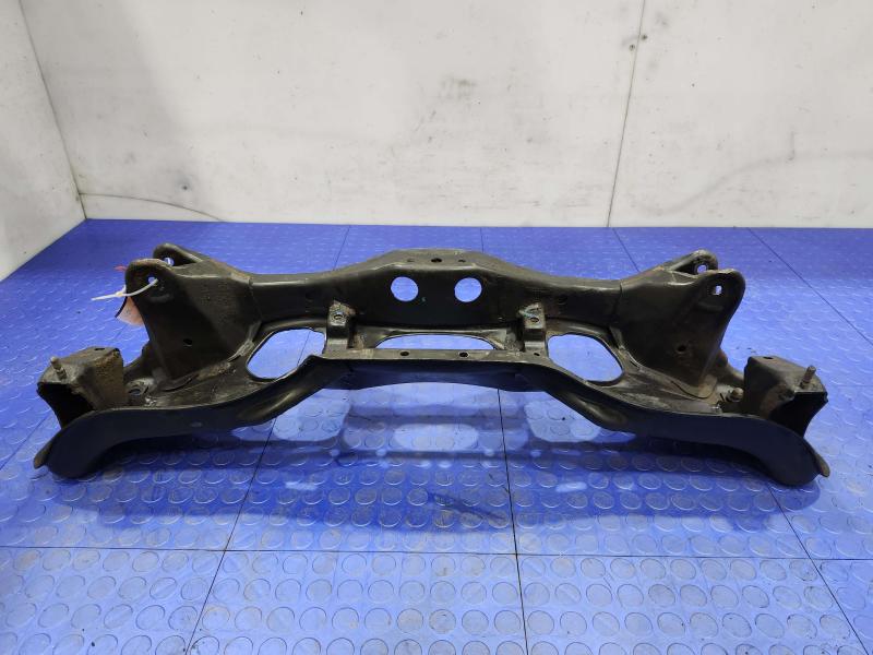 2003 Subaru Legacy Crossmember/Cradle/Undercarria
