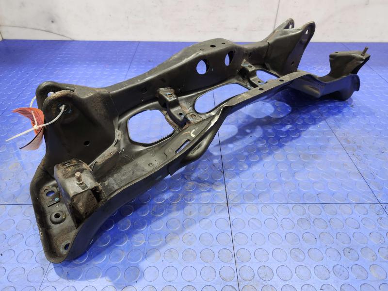 2003 Subaru Legacy Crossmember/Cradle/Undercarria