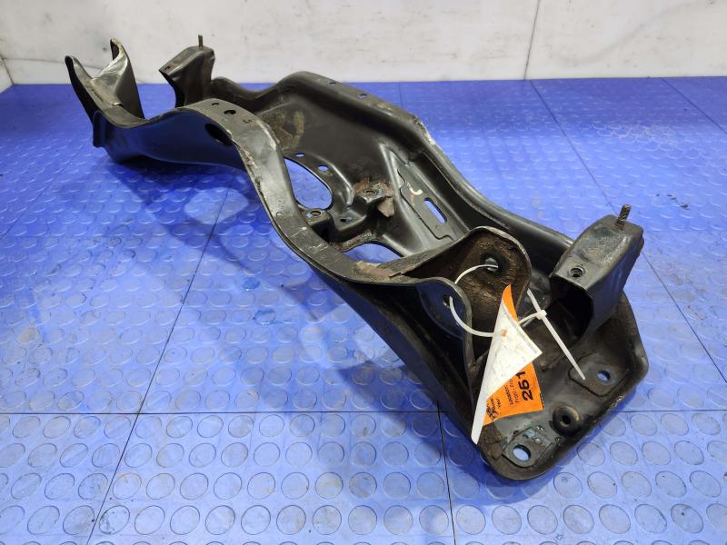2003 Subaru Legacy Crossmember/Cradle/Undercarria
