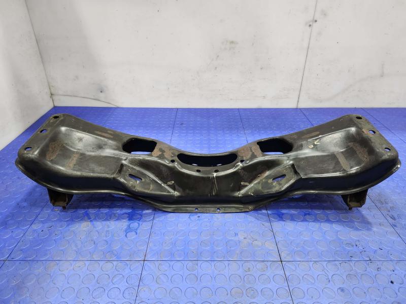 2003 Subaru Legacy Crossmember/Cradle/Undercarria