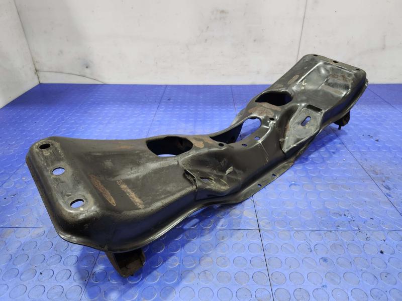 2003 Subaru Legacy Crossmember/Cradle/Undercarria