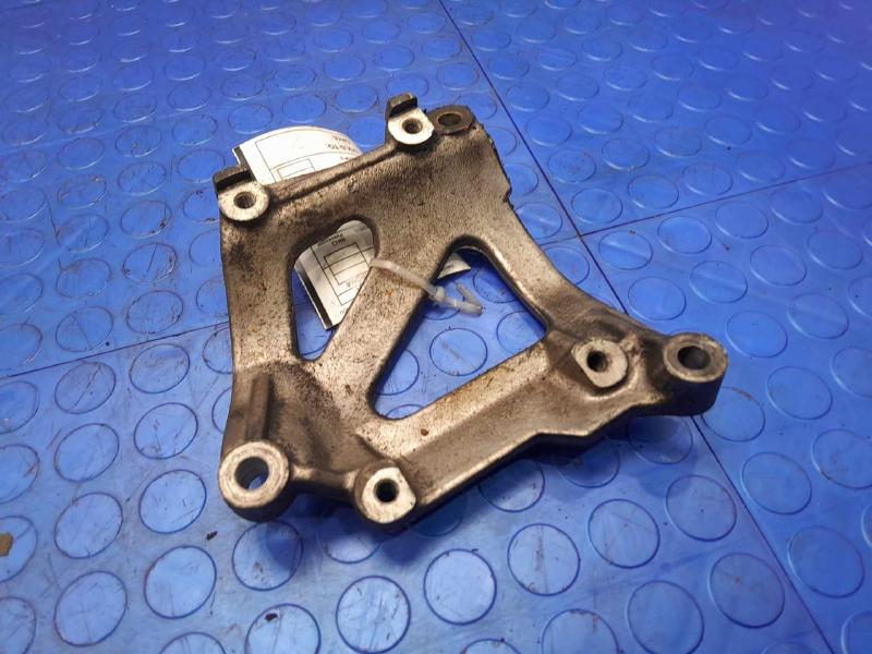2004 Toyota Tundra A/C Compressor Bracket