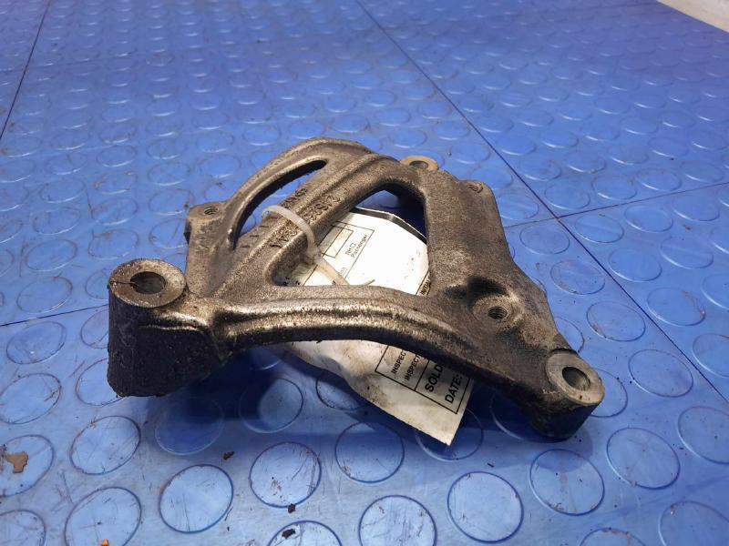 2004 Toyota Tundra A/C Compressor Bracket