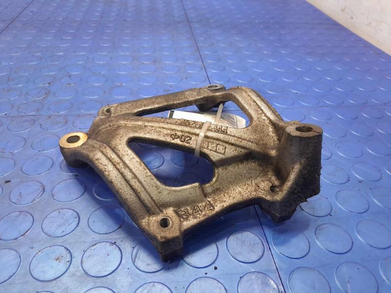 2004 Toyota Tundra A/C Compressor Bracket