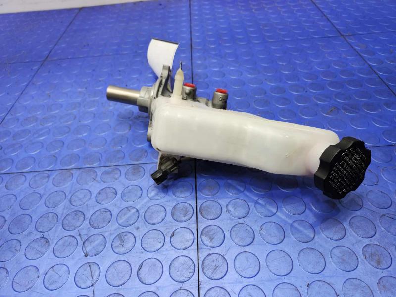 2016 Hyundai Tucson Master Cylinder