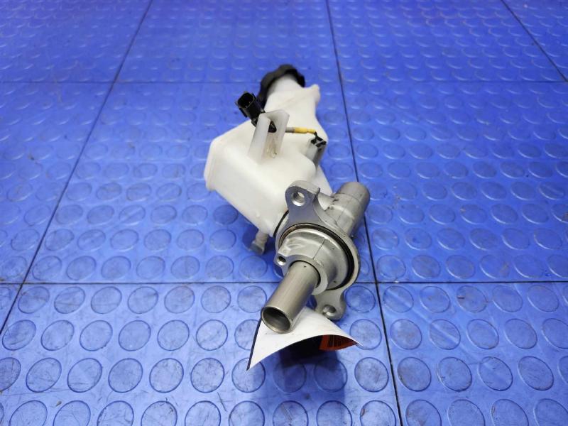 2016 Hyundai Tucson Master Cylinder