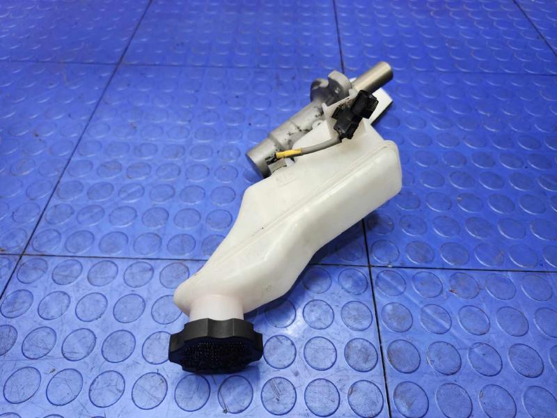 2016 Hyundai Tucson Master Cylinder