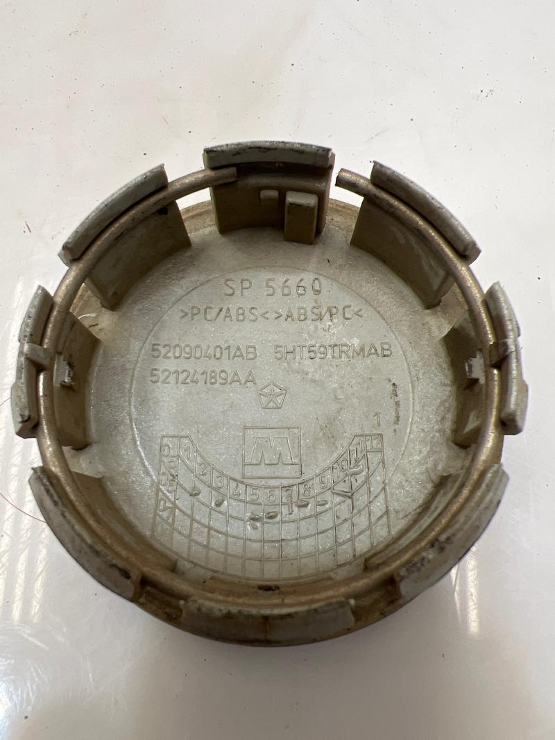 1998 Jeep Cherokee Center Cap