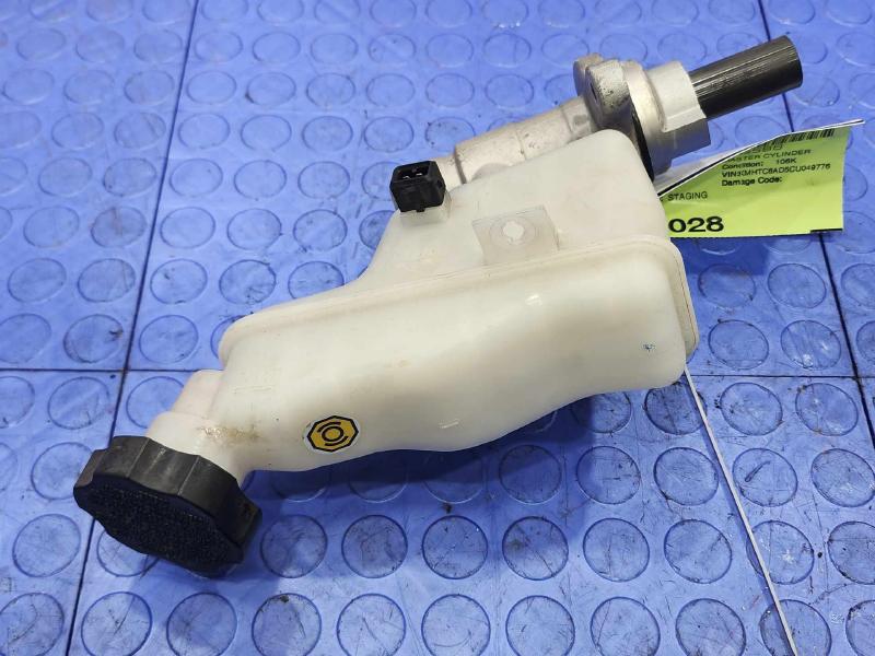 2012-2017 Hyundai Veloster Brake Master Cylinder Assembly OEM 585102V200