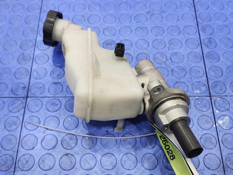 2012-2017 Hyundai Veloster Brake Master Cylinder Assembly OEM 585102V200