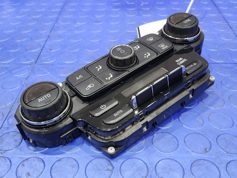 2015 GMC Yukon XL Heater A/C Control