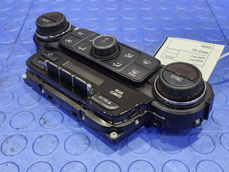 2015 GMC Yukon XL Heater A/C Control
