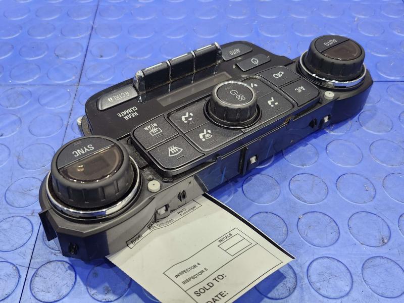 2015 GMC Yukon XL Heater A/C Control