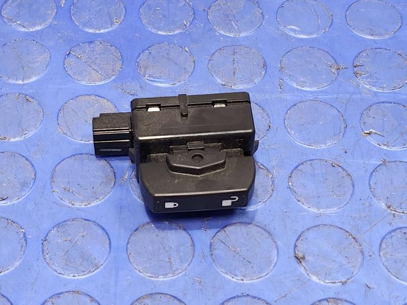 2014 Ford Mustang Door Switch Front