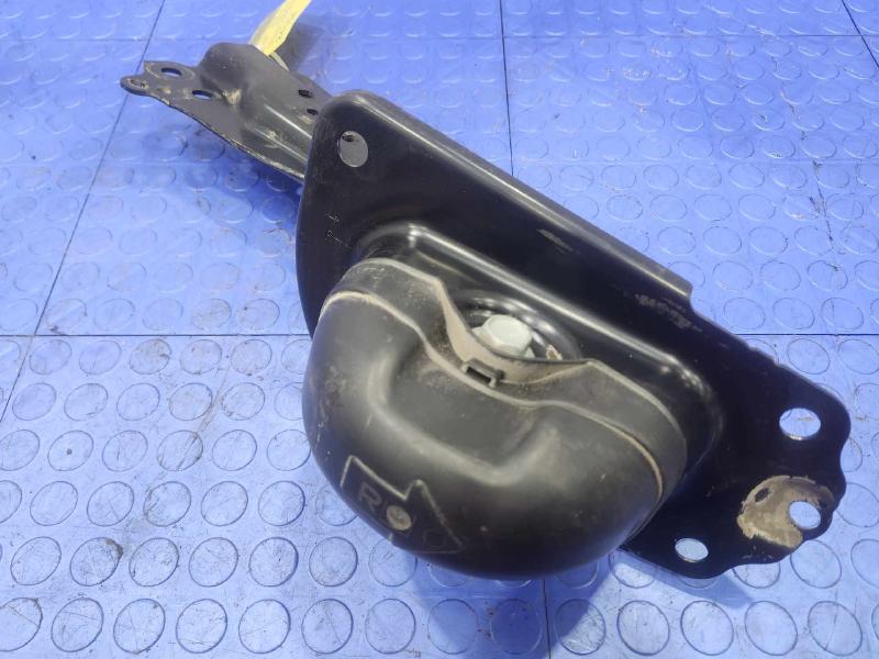 2016-2022 Toyota Prius Rear Lower Trailing Arm Right Passenger Side OEM 4876047010,RH