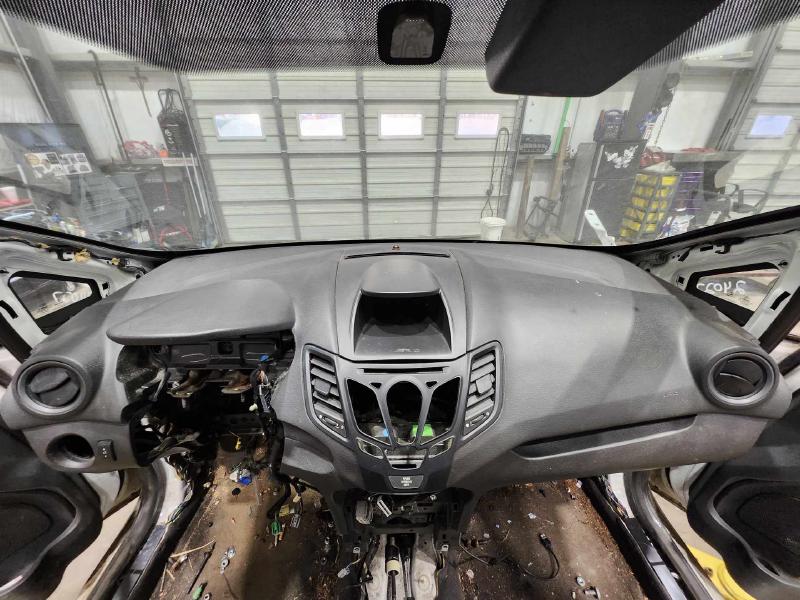 2014 Ford Fiesta Dash Panel