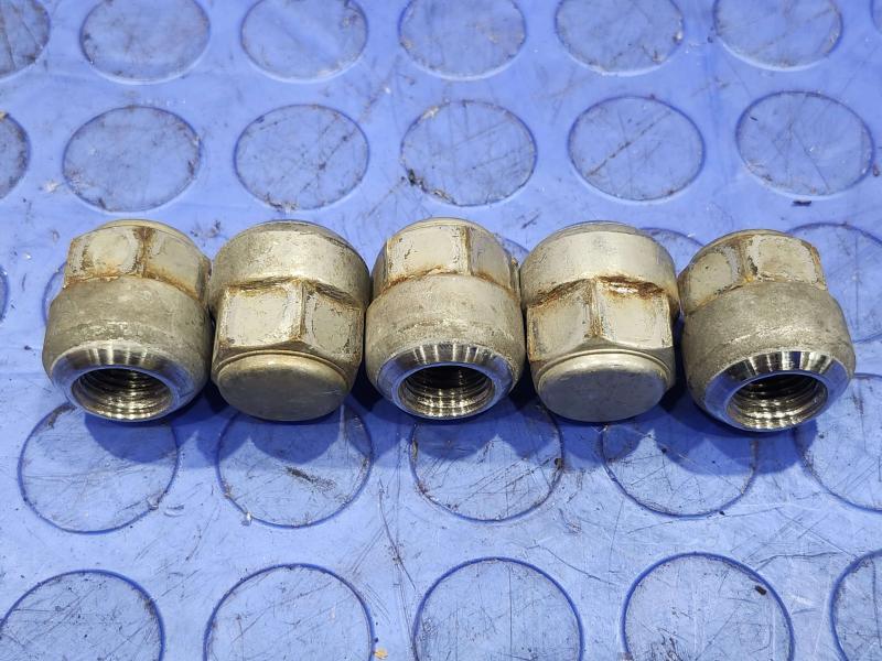 2011 Honda Pilot Lug Nuts