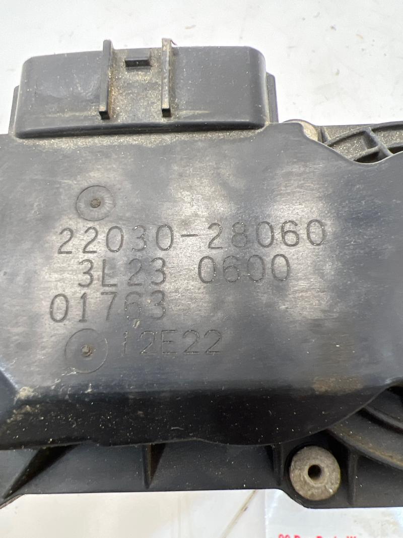 2005 Toyota RAV4 Throttle Body/Valve Assy