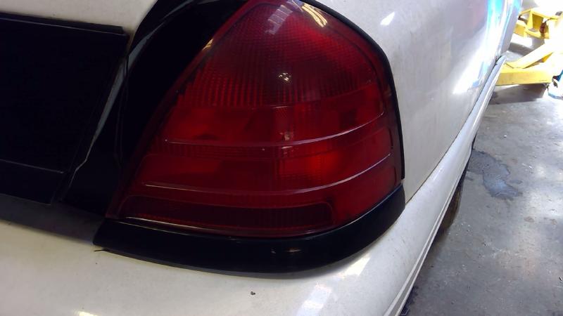 2005 Ford Crown Victoria Tail Light Assembly