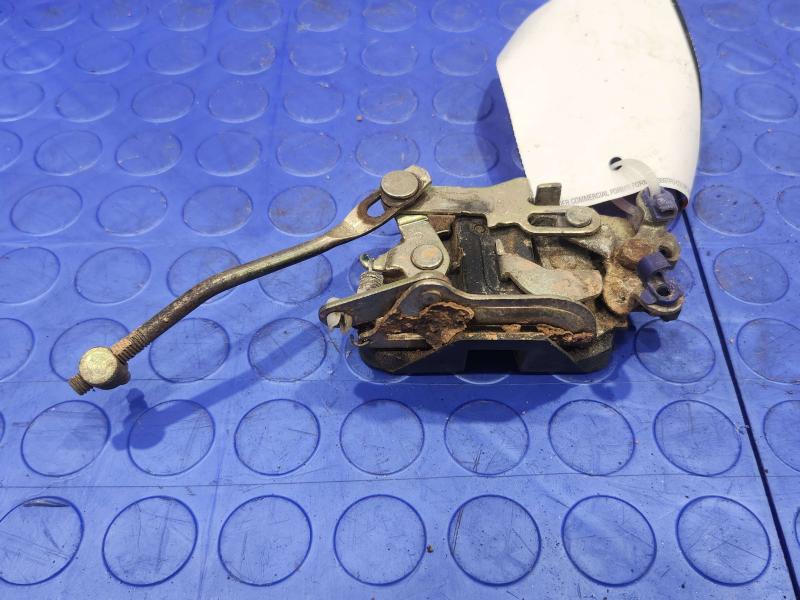 1992 Isuzu NPR Front Door Latch