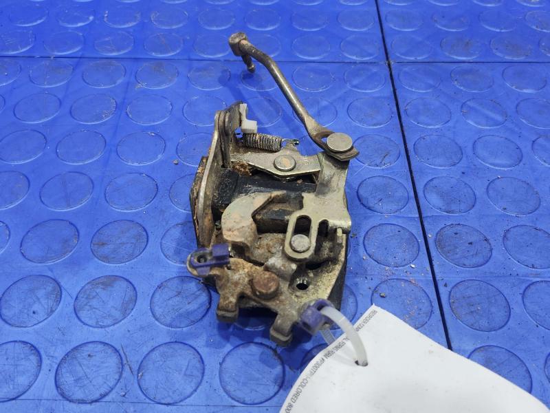 1992 Isuzu NPR Front Door Latch