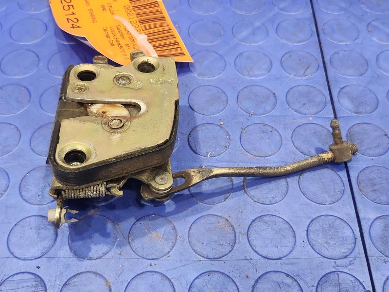 1992 Isuzu NPR Front Door Latch