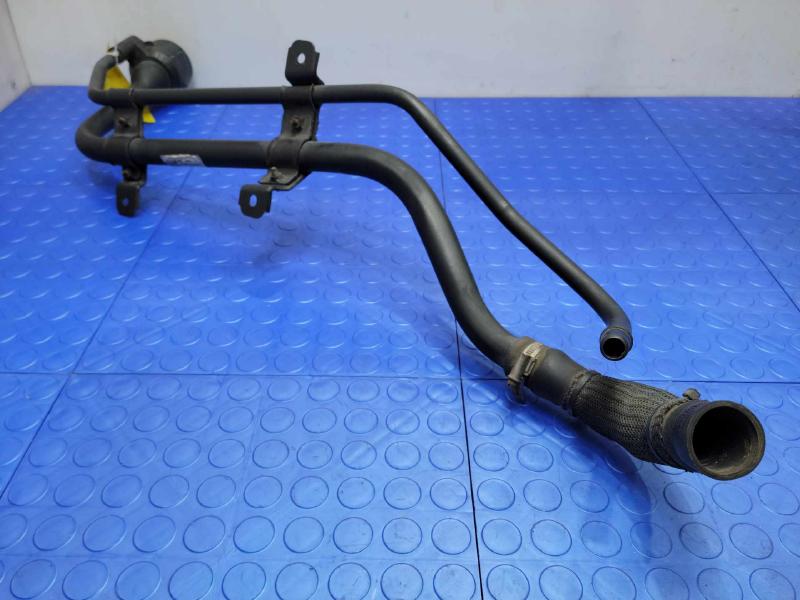 2013 Hyundai Santa Fe Fuel Filler Neck