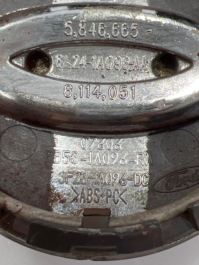 2011 Ford Explorer Center Cap