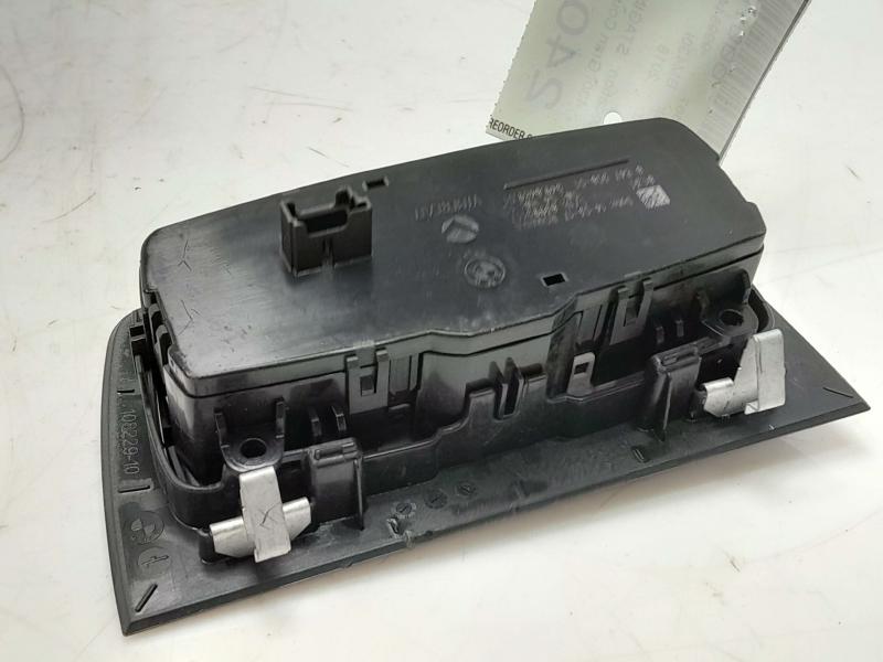 2018 BMW 430i Headlight Switch (Dash Mtd)
