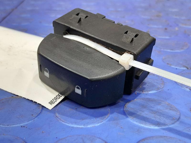 2008 Ford F-250 Super Duty Door Switch Front