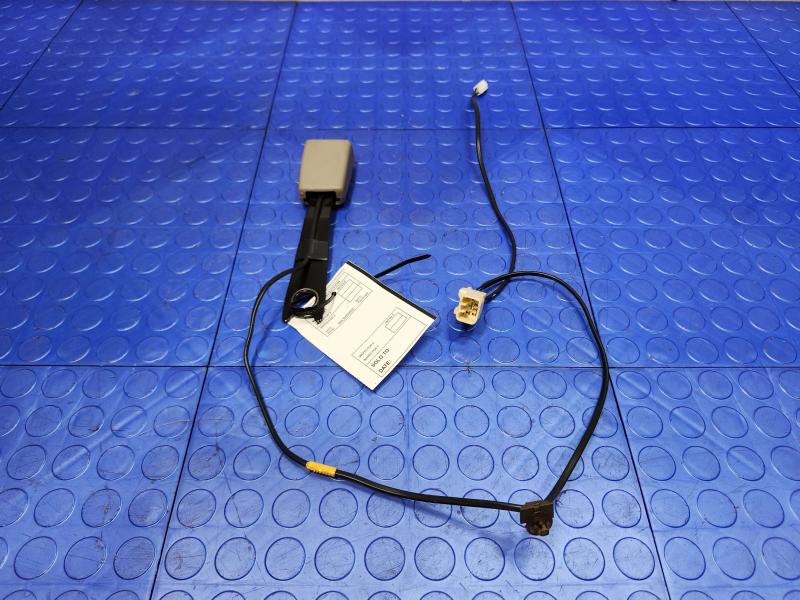2002 Toyota Camry Front Seat Belt