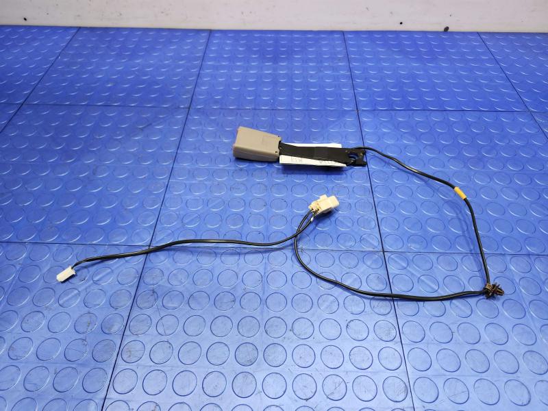 2002 Toyota Camry Front Seat Belt