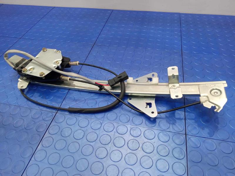 2001 Dodge Durango Front Door Regulator