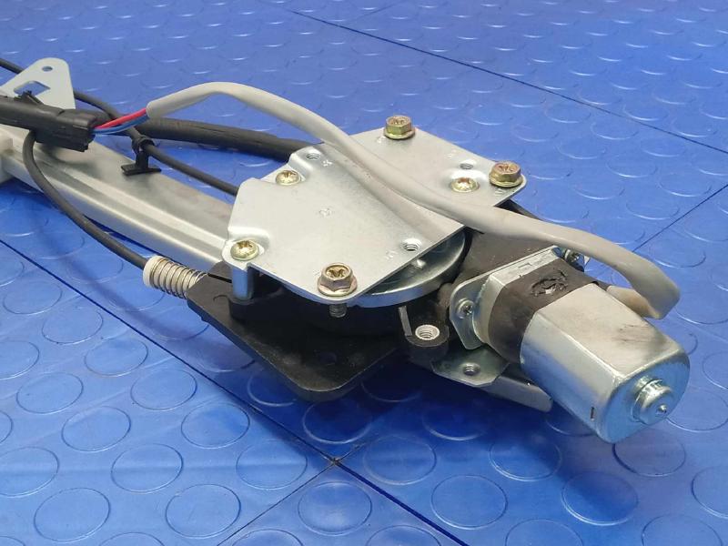 2001 Dodge Durango Front Door Regulator