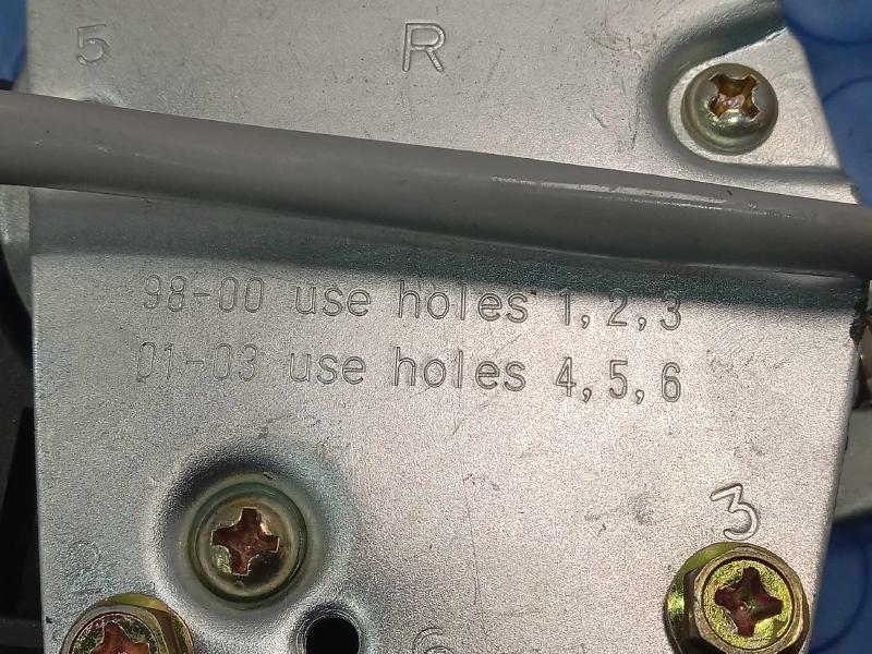 2001 Dodge Durango Front Door Regulator