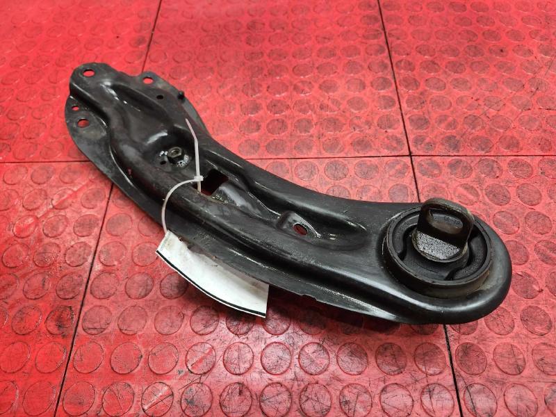 2009-2020 Dodge Journey Rear Trailing Arm Right Passenger Side OEM 68275401AC ,RH