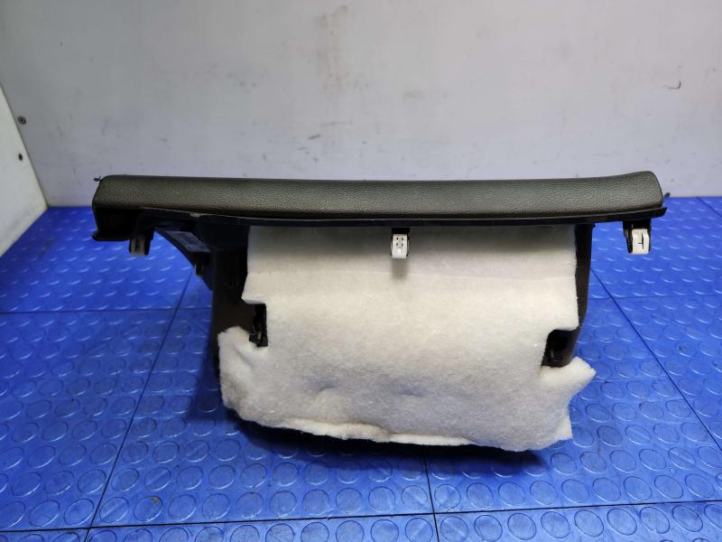 2015 Jeep Grand Cherokee Glove Box