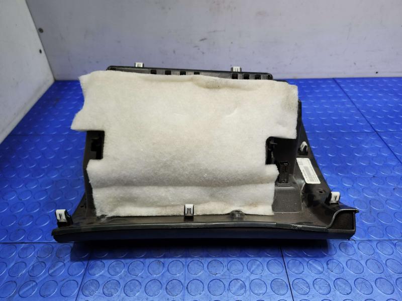2015 Jeep Grand Cherokee Glove Box
