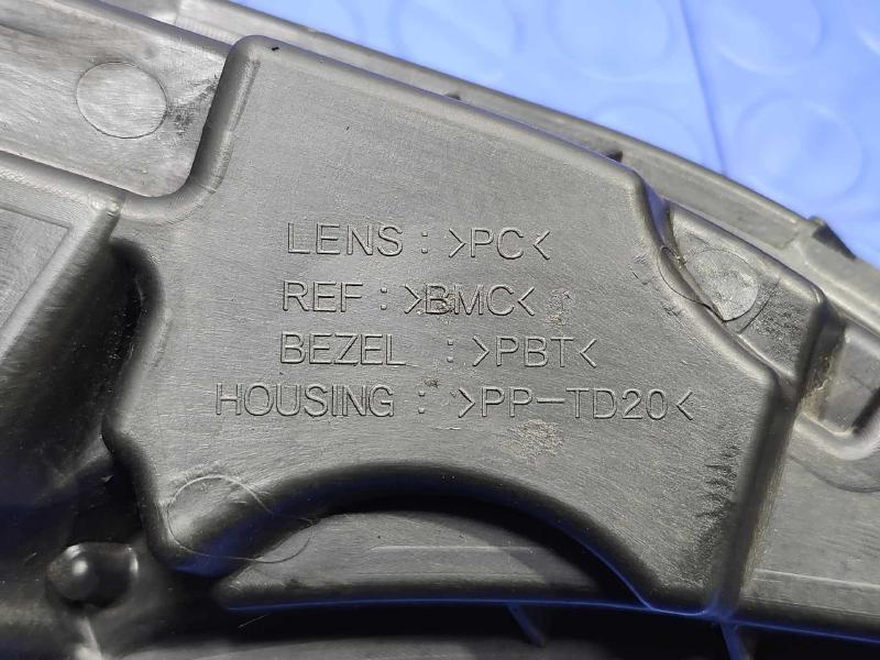 2013-2016 Hyundai Santa Fe Fog Lamp Assembly Left Driver Side OEM 92201B8030,LH