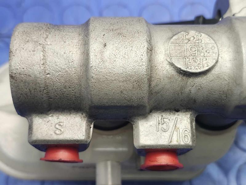 2015-2017 Subaru Outback Legacy 2.5L CVT Brake Master Cylinder Assembly OEM 26449FJ010