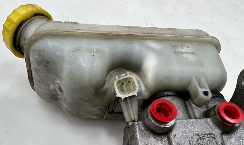 2008 - 2011 Dodge Caravan Brake Master Cylinder OEM 04721804AB